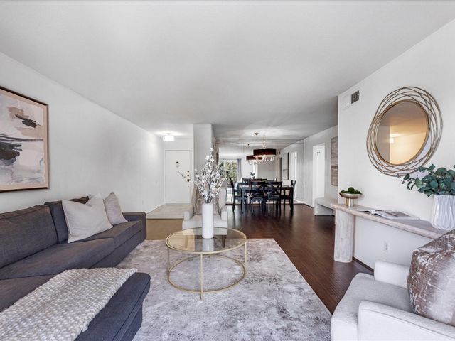 7575 Katy Freeway 98, Houston, TX 77024