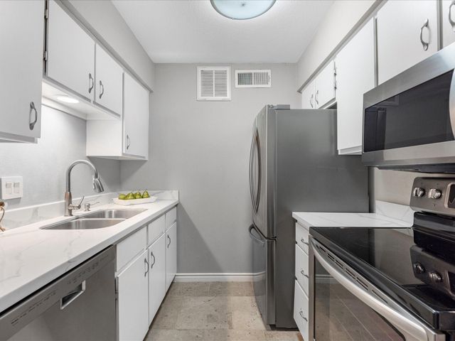 7575 Katy Freeway 98, Houston, TX 77024