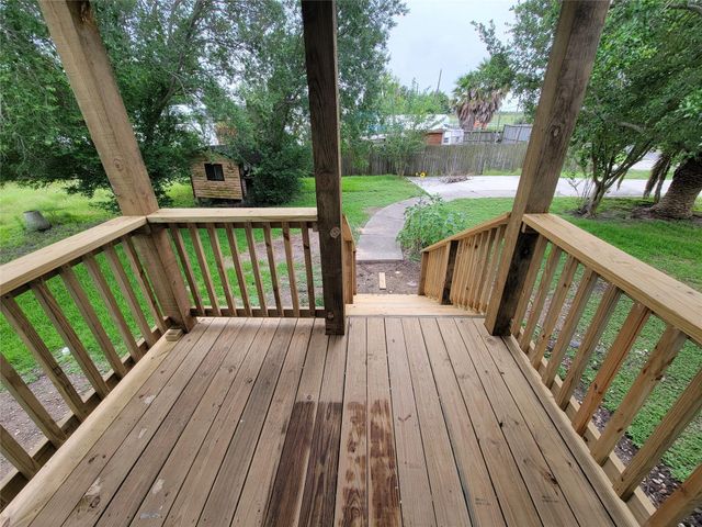 315 20th, San Leon, TX 77539