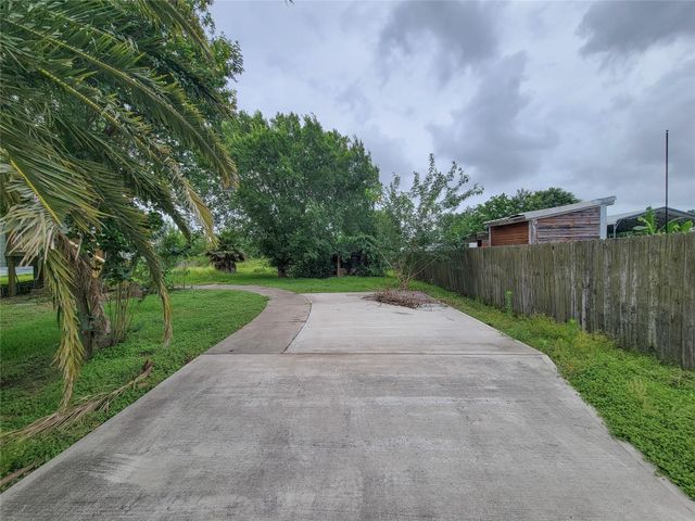 315 20th, San Leon, TX 77539