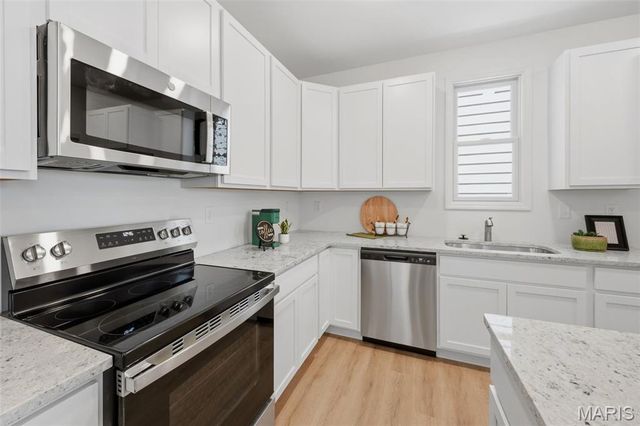 222 Marais Temps Clair Way, St Charles, MO 63301