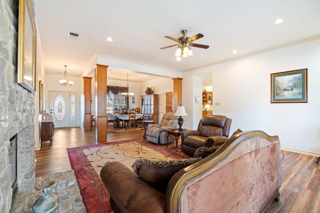 554 Glenn Lane, Red Oak, TX 75154