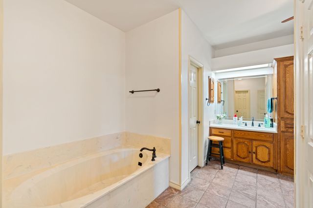 554 Glenn Lane, Red Oak, TX 75154