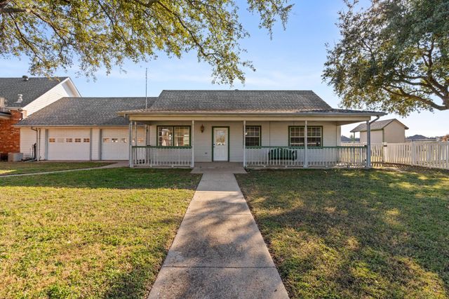 554 Glenn Lane, Red Oak, TX 75154