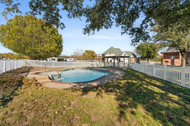 554 Glenn Lane, Red Oak, TX 75154