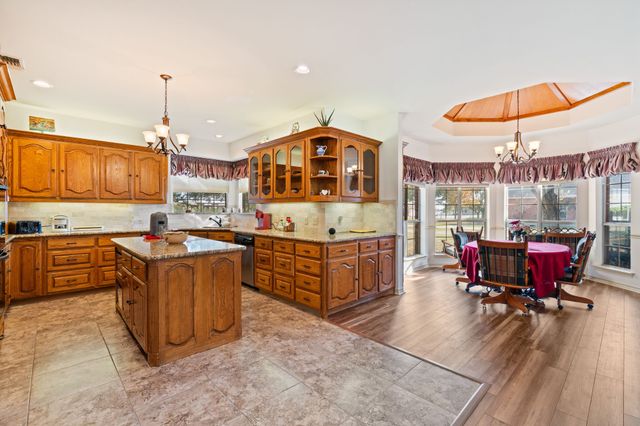 554 Glenn Lane, Red Oak, TX 75154