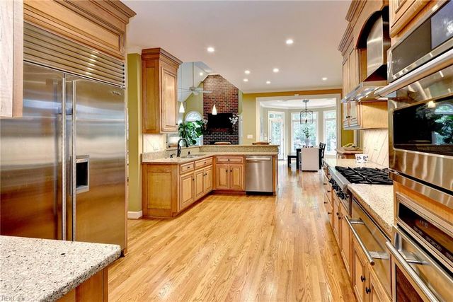320 Yorkshire Dr DR, Williamsburg, VA 23185