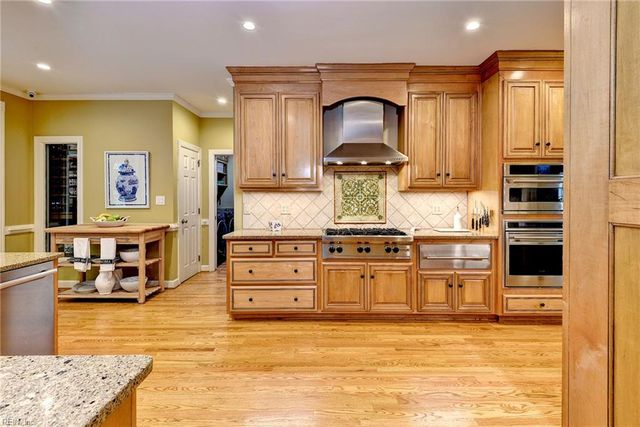 320 Yorkshire Dr DR, Williamsburg, VA 23185