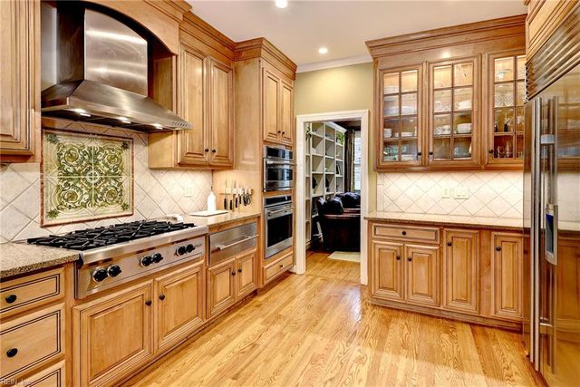 320 Yorkshire Dr DR, Williamsburg, VA 23185