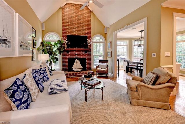320 Yorkshire Dr DR, Williamsburg, VA 23185