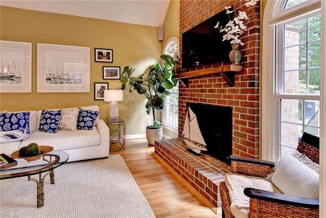 320 Yorkshire Dr DR, Williamsburg, VA 23185