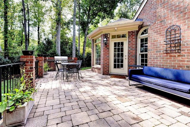 320 Yorkshire Dr DR, Williamsburg, VA 23185