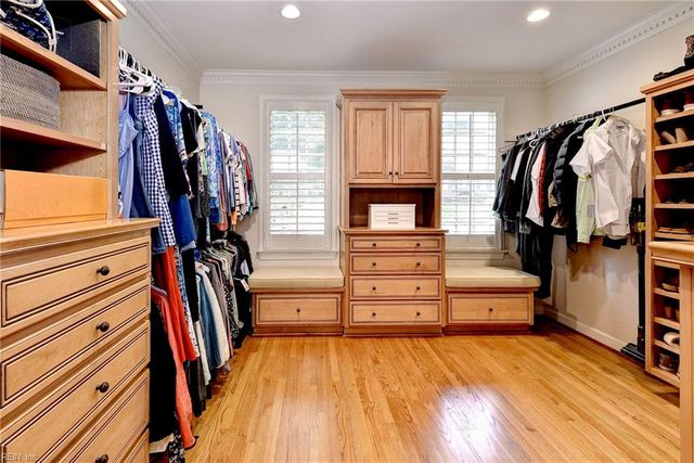 320 Yorkshire Dr DR, Williamsburg, VA 23185