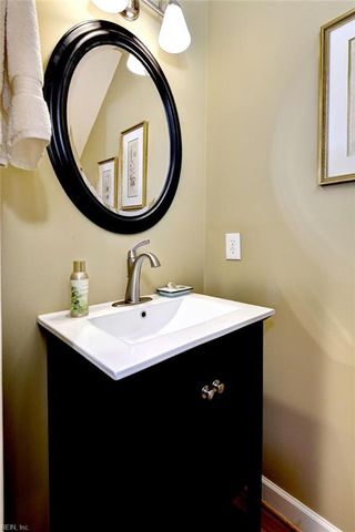 320 Yorkshire Dr DR, Williamsburg, VA 23185