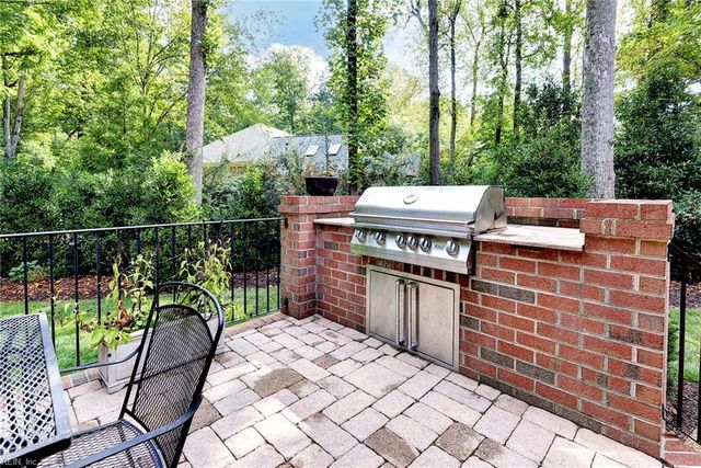 320 Yorkshire Dr DR, Williamsburg, VA 23185