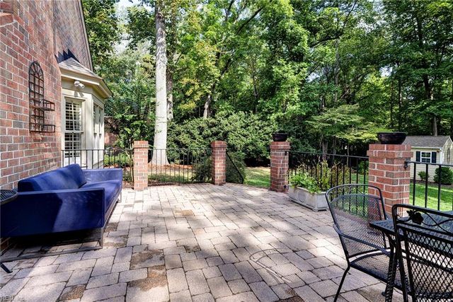 320 Yorkshire Dr DR, Williamsburg, VA 23185