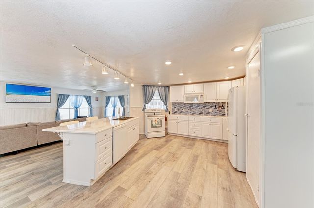 2 S FLORA VISTA STREET, Englewood, FL 34223