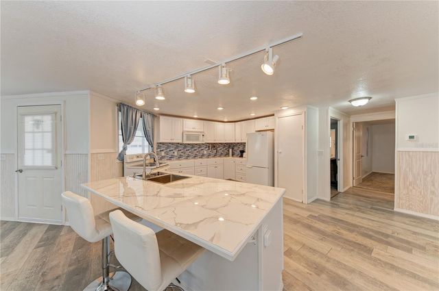 2 S FLORA VISTA STREET, Englewood, FL 34223