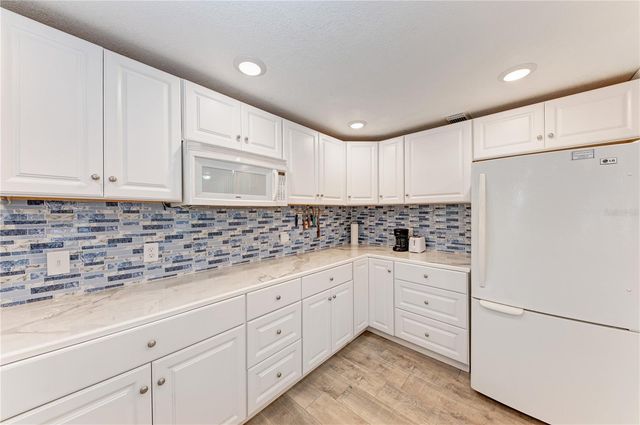 2 S FLORA VISTA STREET, Englewood, FL 34223