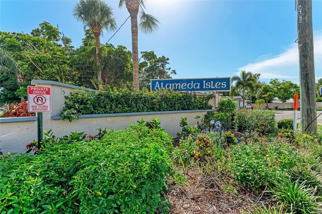 2 S FLORA VISTA STREET, Englewood, FL 34223