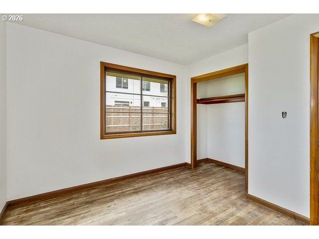 11272 Ne KNOTT St, Portland, OR 97220