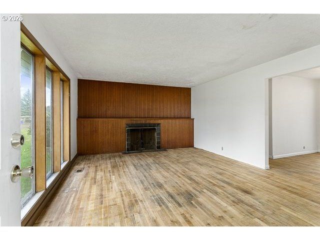 11272 Ne KNOTT St, Portland, OR 97220