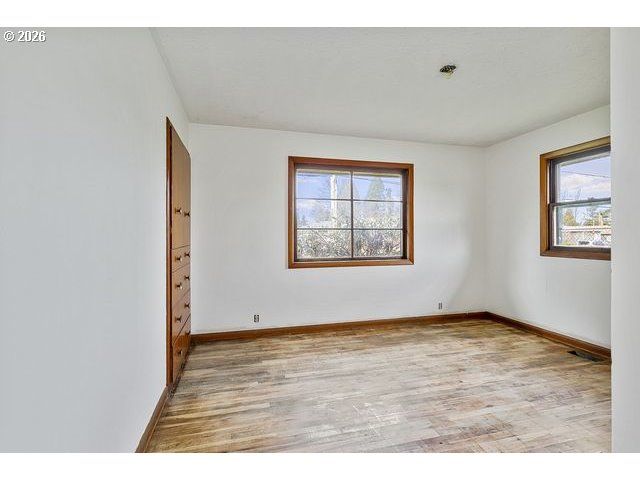 11272 Ne KNOTT St, Portland, OR 97220