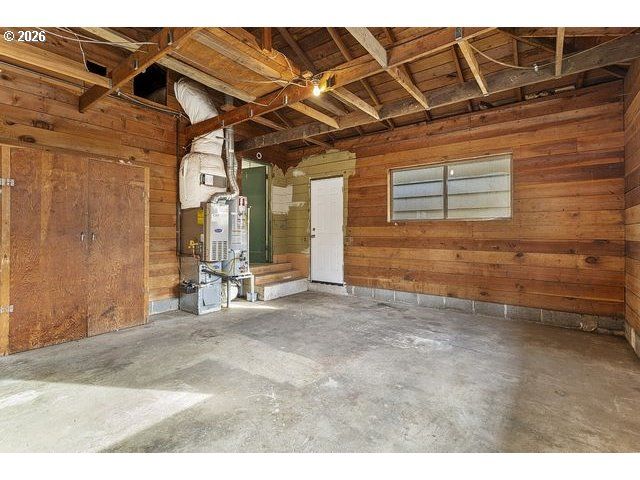 11272 Ne KNOTT St, Portland, OR 97220