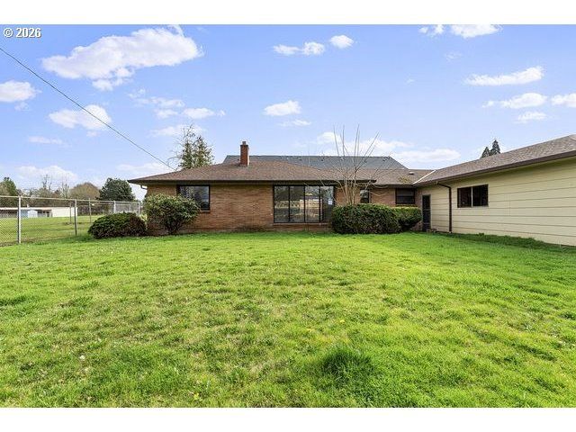 11272 Ne KNOTT St, Portland, OR 97220