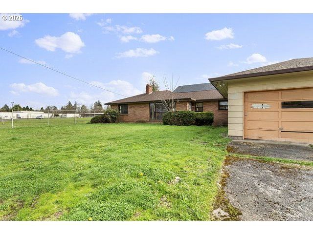 11272 Ne KNOTT St, Portland, OR 97220