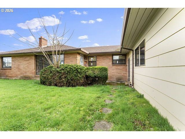 11272 Ne KNOTT St, Portland, OR 97220