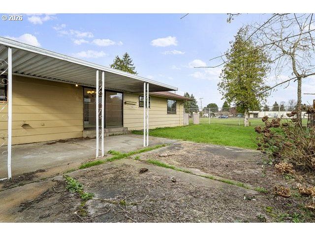 11272 Ne KNOTT St, Portland, OR 97220