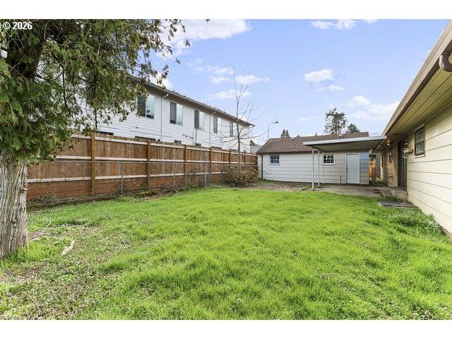 11272 Ne KNOTT St, Portland, OR 97220