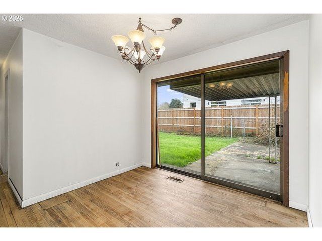 11272 Ne KNOTT St, Portland, OR 97220