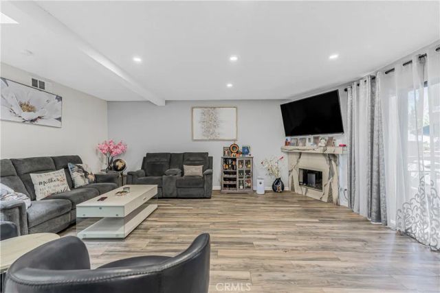10009 Topanga Canyon Boulevard 5, Chatsworth, CA 91311