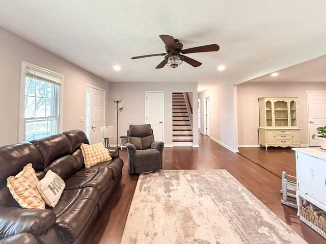 4615 Airport Rd, Springfield, TN 37172