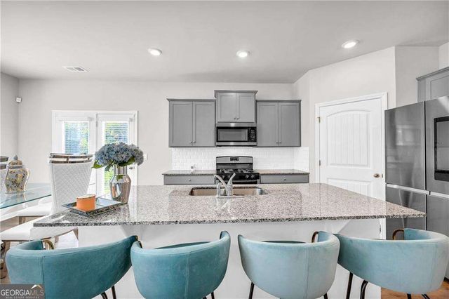 930 Bentley Drive, Fairburn, GA 30213