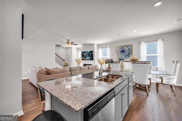 930 Bentley Drive, Fairburn, GA 30213