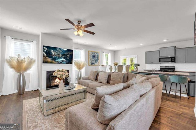 930 Bentley Drive, Fairburn, GA 30213