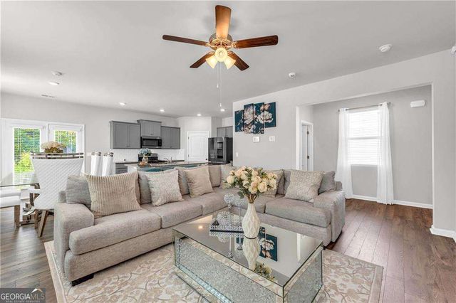 930 Bentley Drive, Fairburn, GA 30213