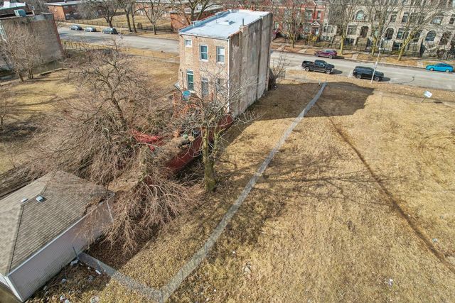 3913 S Prairie Avenue, Chicago, IL 60653