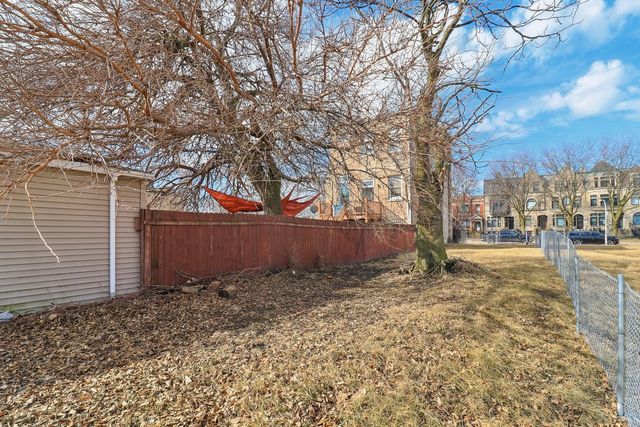 3913 S Prairie Avenue, Chicago, IL 60653