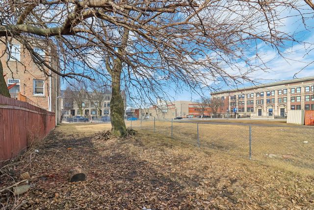 3913 S Prairie Avenue, Chicago, IL 60653