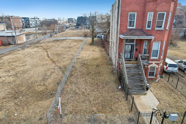 3913 S Prairie Avenue, Chicago, IL 60653