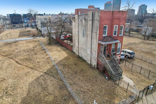 3913 S Prairie Avenue, Chicago, IL 60653