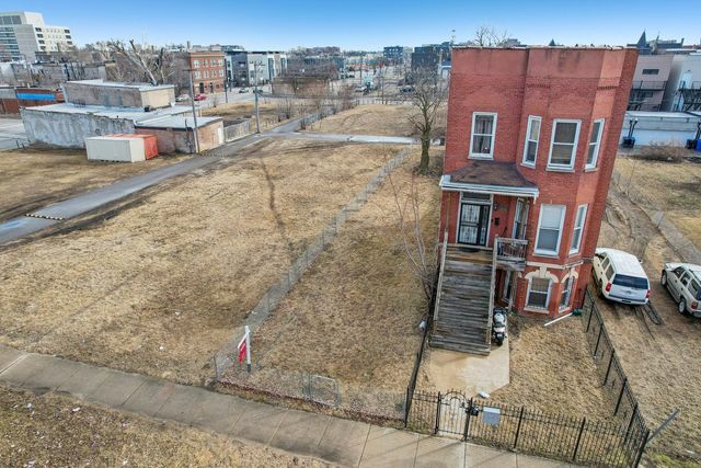 3913 S Prairie Avenue, Chicago, IL 60653