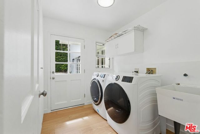 5220 Melvin Avenue, Tarzana, CA 91356