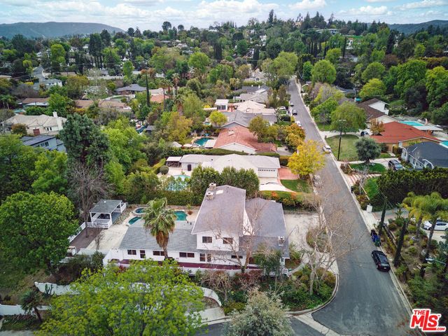 5220 Melvin Avenue, Tarzana, CA 91356