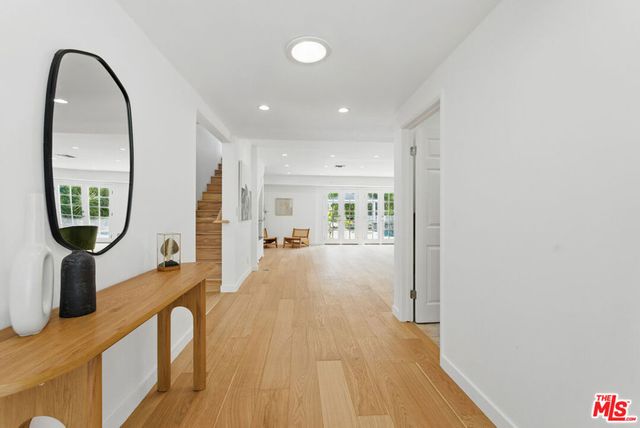 5220 Melvin Avenue, Tarzana, CA 91356