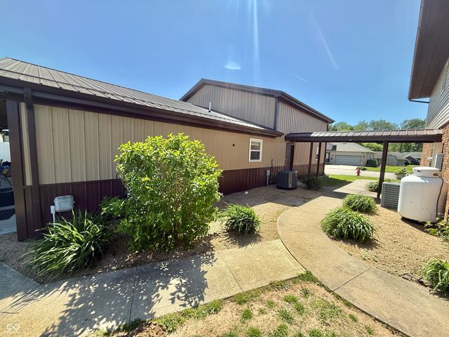 415 Kelly Drive, Brownstown, IN 47220